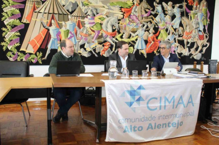 Reunião de Conselho Intermunicipal da CIMAA, no Salão Nobre dos Paços do Concelho de Marvão