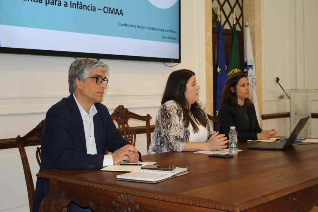Municípios do Alto Alentejo reunidos na CIMAA para discutir a Garantia para a Infância