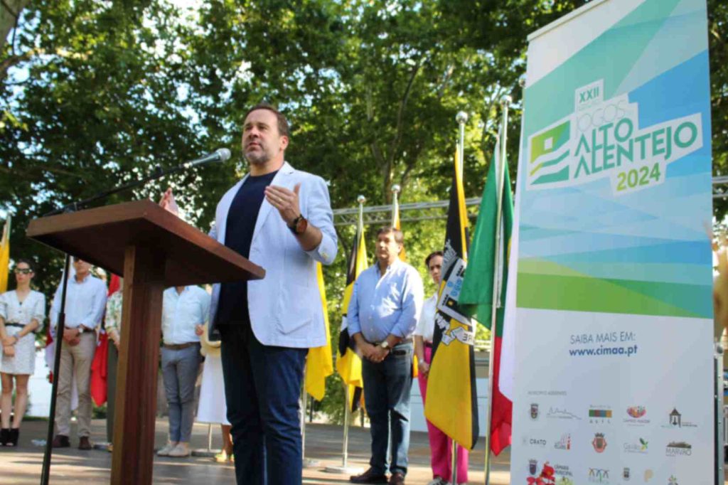 Presidente da CIMAA a discursar