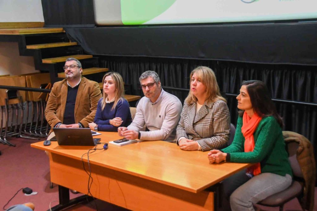 Técnicos da CIMAA presentes no Auditório do Crato, onde falaram com alunos do Agrupamento de Escolas acerca da Barragem do Pisão